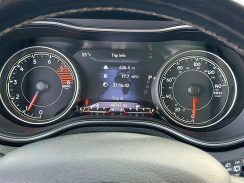Used 2020 Jeep Cherokee Limited FWD image 39