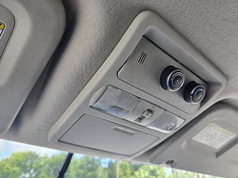 Used 2016 Nissan NV 3500 SL RWD image 25