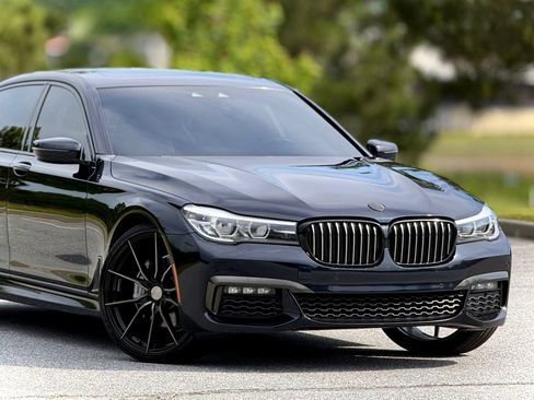 Used 2019 BMW 740i w/ Executive Package RWD image 46
