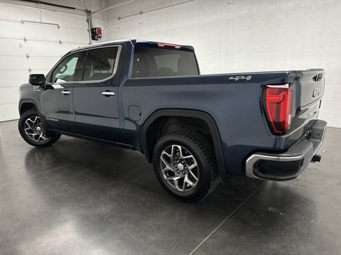 Used 2022 GMC Sierra 1500 SLT w/ SLT Convenience Package AWD/4WD image 7