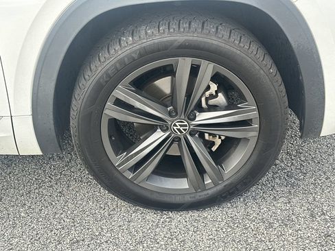 Used 2022 Volkswagen Atlas Cross Sport SEL R-Line AWD/4WD image 12