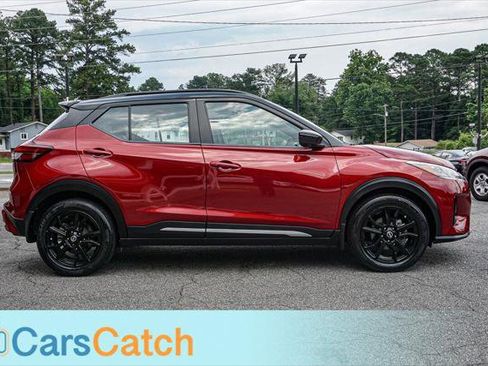 Used 2022 Nissan Kicks SR w/ Premium Package FWD image 9