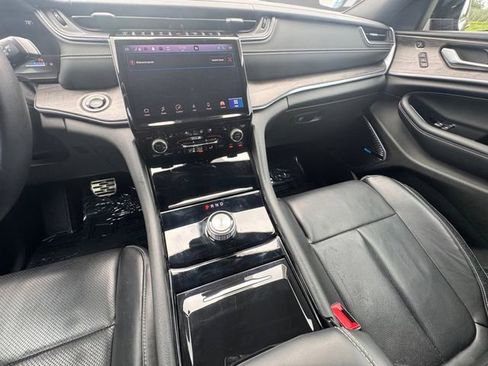 Used 2022 Jeep Grand Cherokee L Overland w/ Advanced Protech Group III RWD image 3