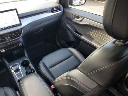 Certified 2023 Ford Escape Platinum image 30