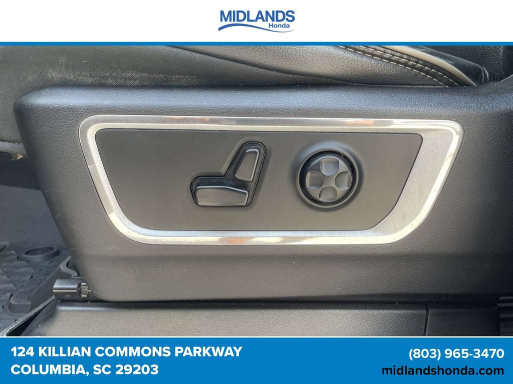 Used 2019 RAM 1500 Laramie AWD/4WD image 13