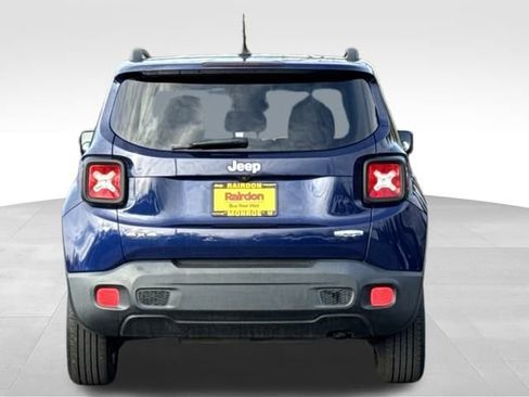 Used 2016 Jeep Renegade Latitude image 6