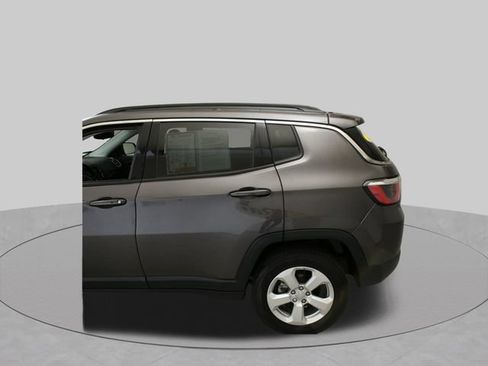 Used 2019 Jeep Compass Latitude AWD/4WD image 6