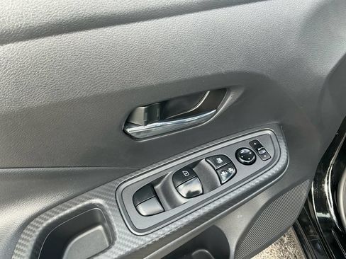 Used 2025 Nissan Versa SV FWD image 16