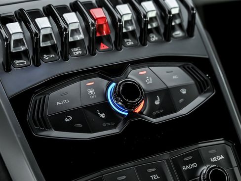 Used 2018 Lamborghini Huracan LP 580-2 image 37