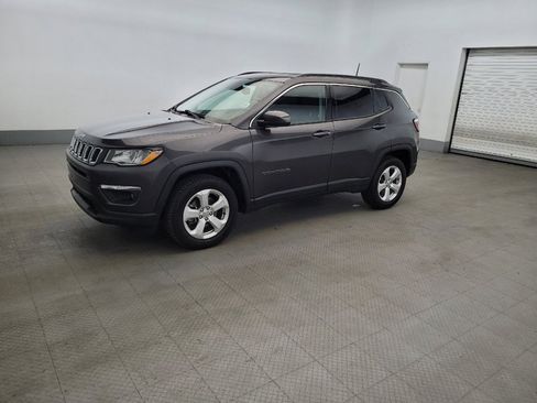 Used 2018 Jeep Compass Latitude w/ Cold Weather Group AWD/4WD image 2