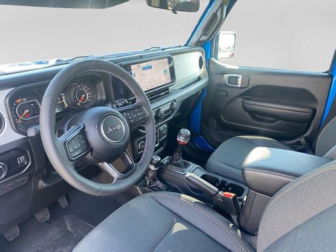 Used 2025 Jeep Wrangler Unlimited Sport AWD/4WD image 14