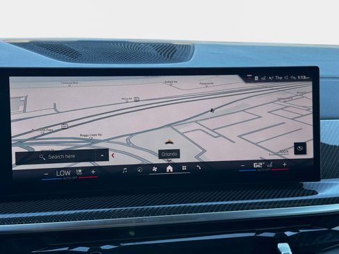 Used 2026 BMW X7 M60i image 43