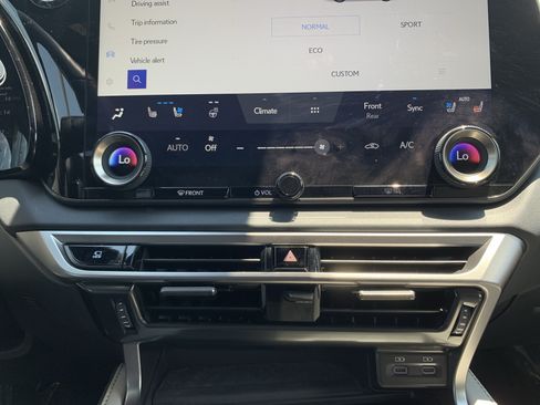 Used 2025 Lexus RX 350 Premium Plus FWD image 29