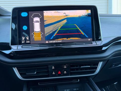 Used 2025 Volkswagen Atlas Cross Sport SE image 18