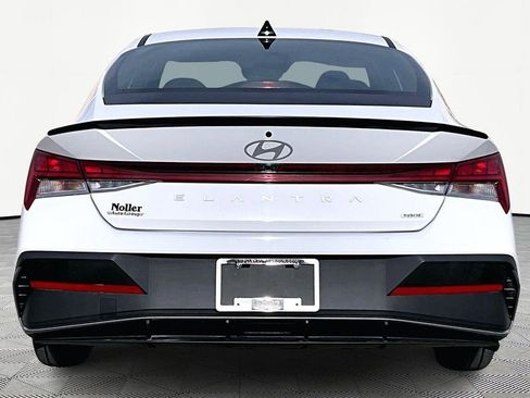Certified 2025 Hyundai Elantra SEL image 4