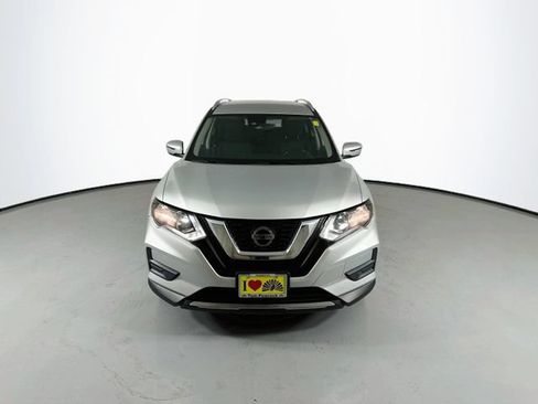 Used 2020 Nissan Rogue SV AWD/4WD image 2