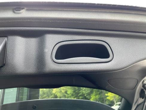 Used 2018 Jeep Compass Latitude w/ Popular Equipment Group image 9