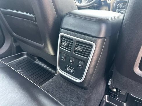 Used 2023 Chrysler 300 Touring L w/ Safetytec Plus Group RWD image 13