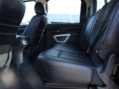 Used 2017 Nissan Titan SL image 26