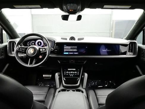 Certified 2024 Porsche Cayenne Turbo GT AWD/4WD image 20