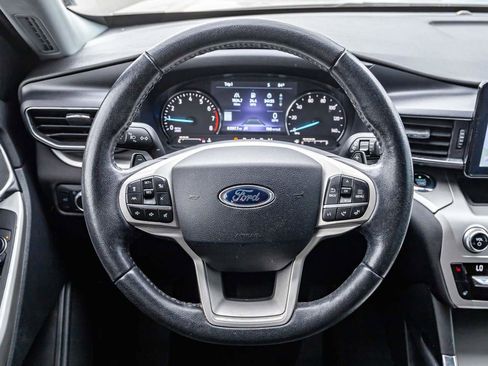 Used 2021 Ford Explorer XLT w/ Equipment Group 202A image 12