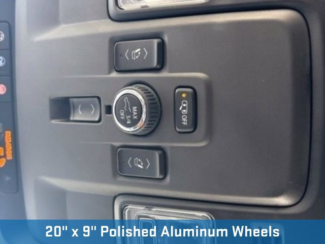 Used 2025 Chevrolet Suburban Premier AWD/4WD image 33