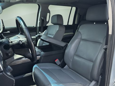 Used 2020 Chevrolet Suburban LT RWD image 10