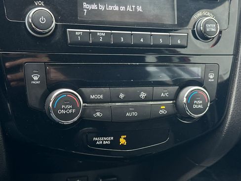 Used 2018 Nissan Rogue Sport SV image 22