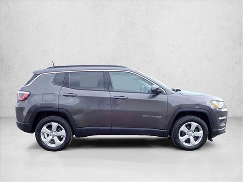 Used 2018 Jeep Compass Latitude w/ Cold Weather Group image 5