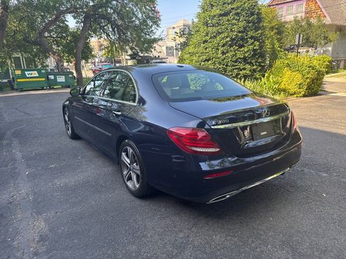 Used 2017 Mercedes-Benz E 300 4MATIC image 4