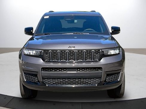 Used 2021 Jeep Grand Cherokee L Laredo RWD image 3