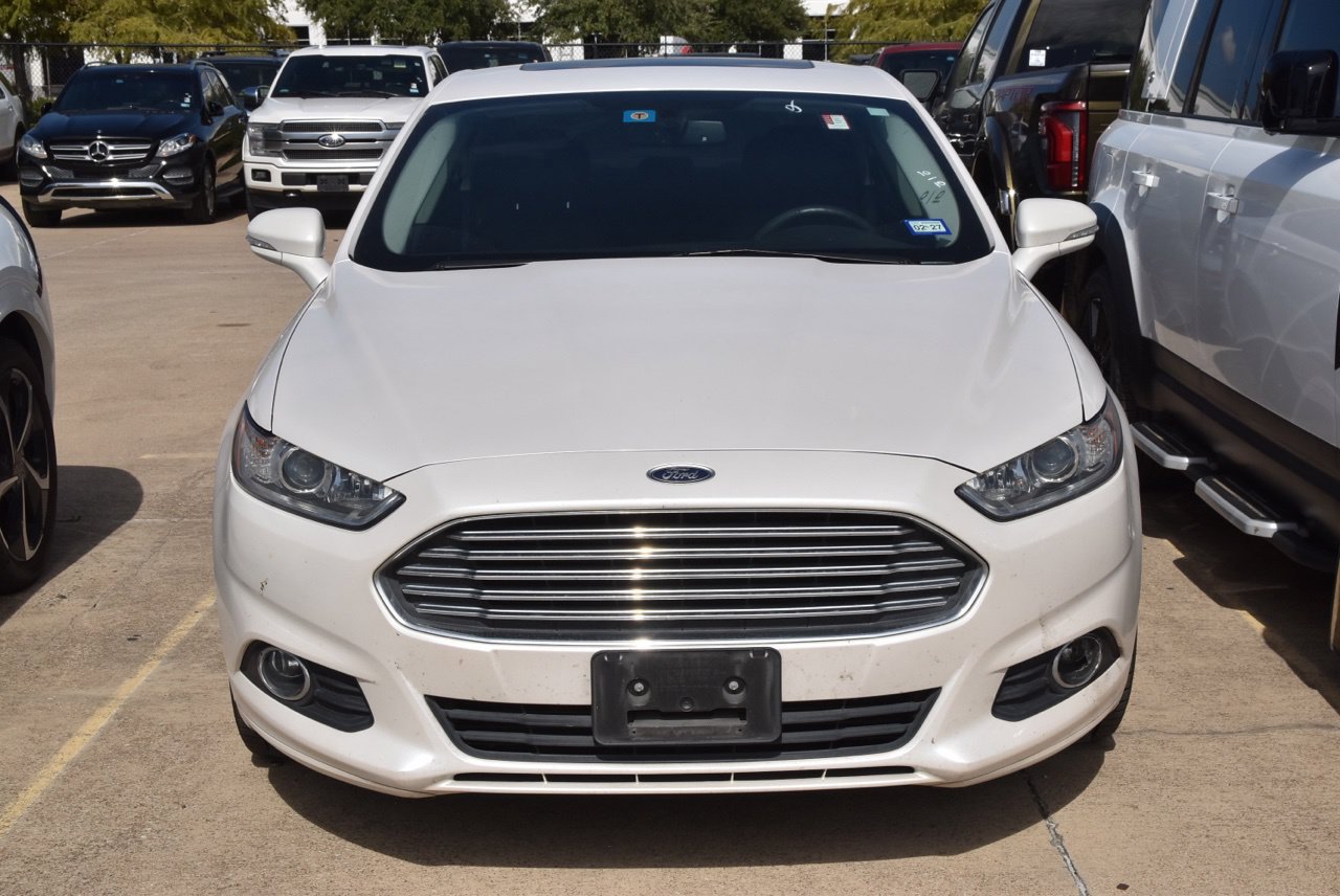 Used 2016 Ford Fusion SE w/ Equipment Group 202A FWD image 3