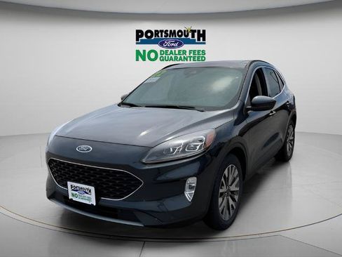 Certified 2022 Ford Escape Titanium w/ Class II Trailer Tow Package AWD/4WD image 17