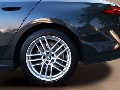 Used 2025 BMW 530i RWD image 7