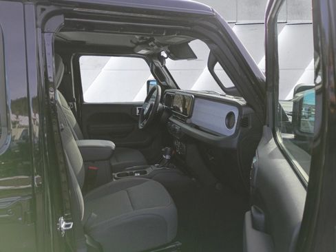 New 2025 Jeep Gladiator Sport image 16