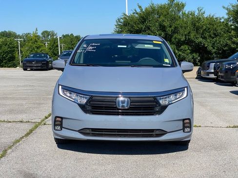 Used 2024 Honda Odyssey Touring image 2