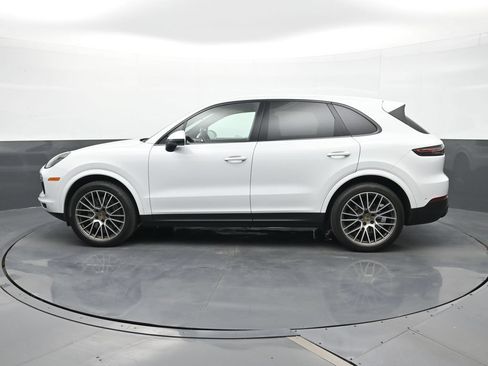 Certified 2023 Porsche Cayenne Platinum Edition AWD/4WD image 2