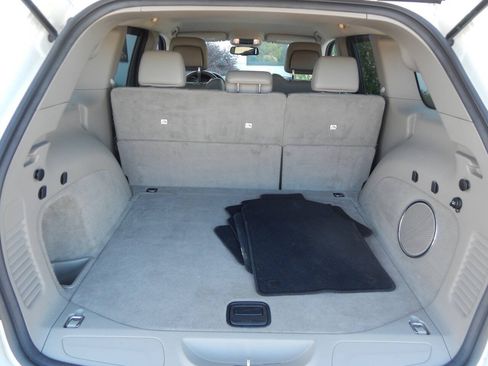 Used 2011 Jeep Grand Cherokee Laredo AWD/4WD image 43