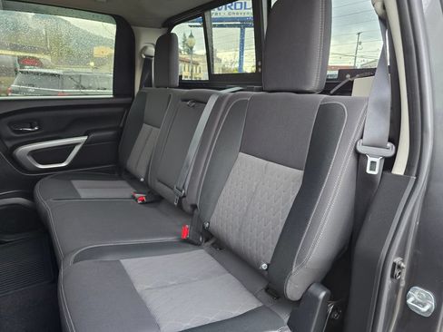 Used 2021 Nissan Titan SV w/ SV Convenience Package AWD/4WD image 18
