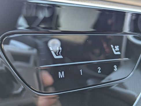 Used 2026 Mercedes-Benz GLC 300 4MATIC image 23