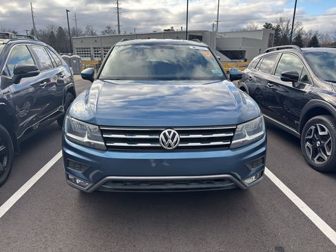 Used 2018 Volkswagen Tiguan S image 2