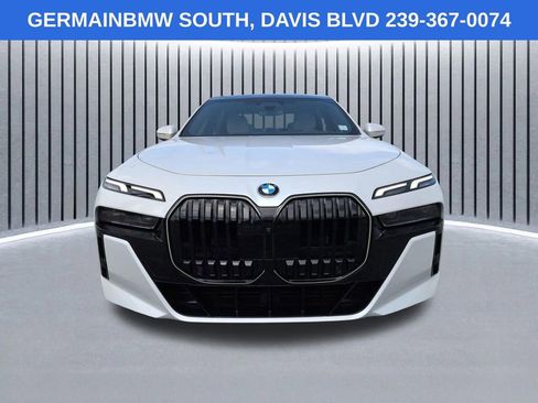 Certified 2025 BMW 760i xDrive AWD/4WD image 10