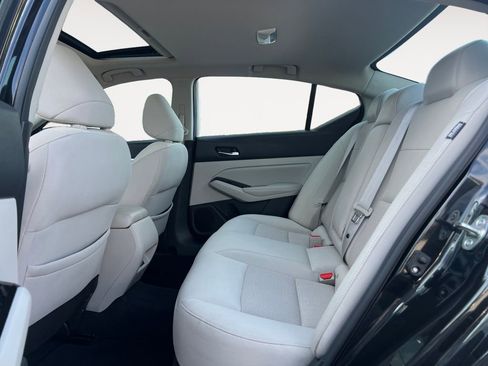 Used 2021 Nissan Altima 2.5 SV w/ SV Premium Package image 13