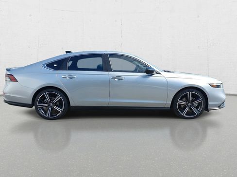 Used 2024 Honda Accord Sport image 4