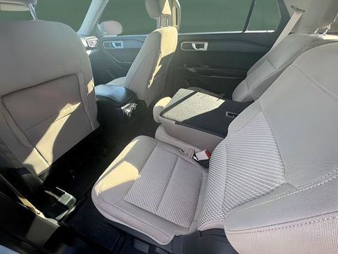 Used 2023 Ford Explorer 4WD image 15