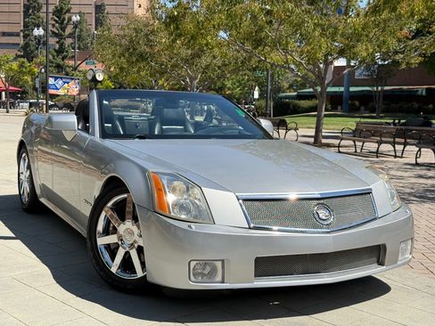 Used 2008 Cadillac XLR RWD image 3