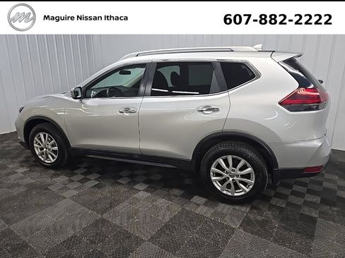Used 2018 Nissan Rogue SV AWD/4WD image 5
