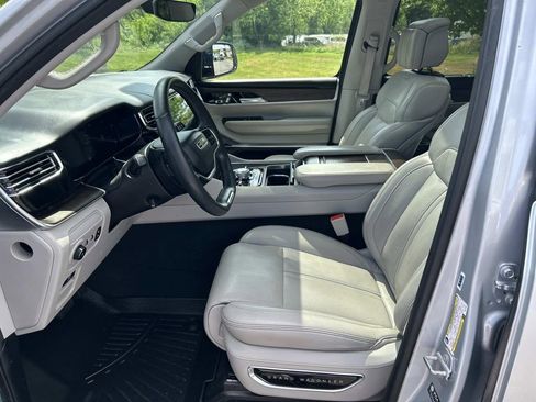 Used 2023 Jeep Grand Wagoneer 4WD image 26
