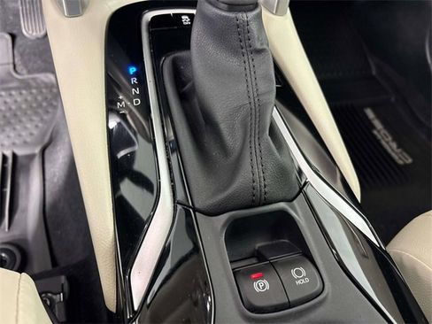 Used 2024 Toyota Corolla Cross XLE image 22