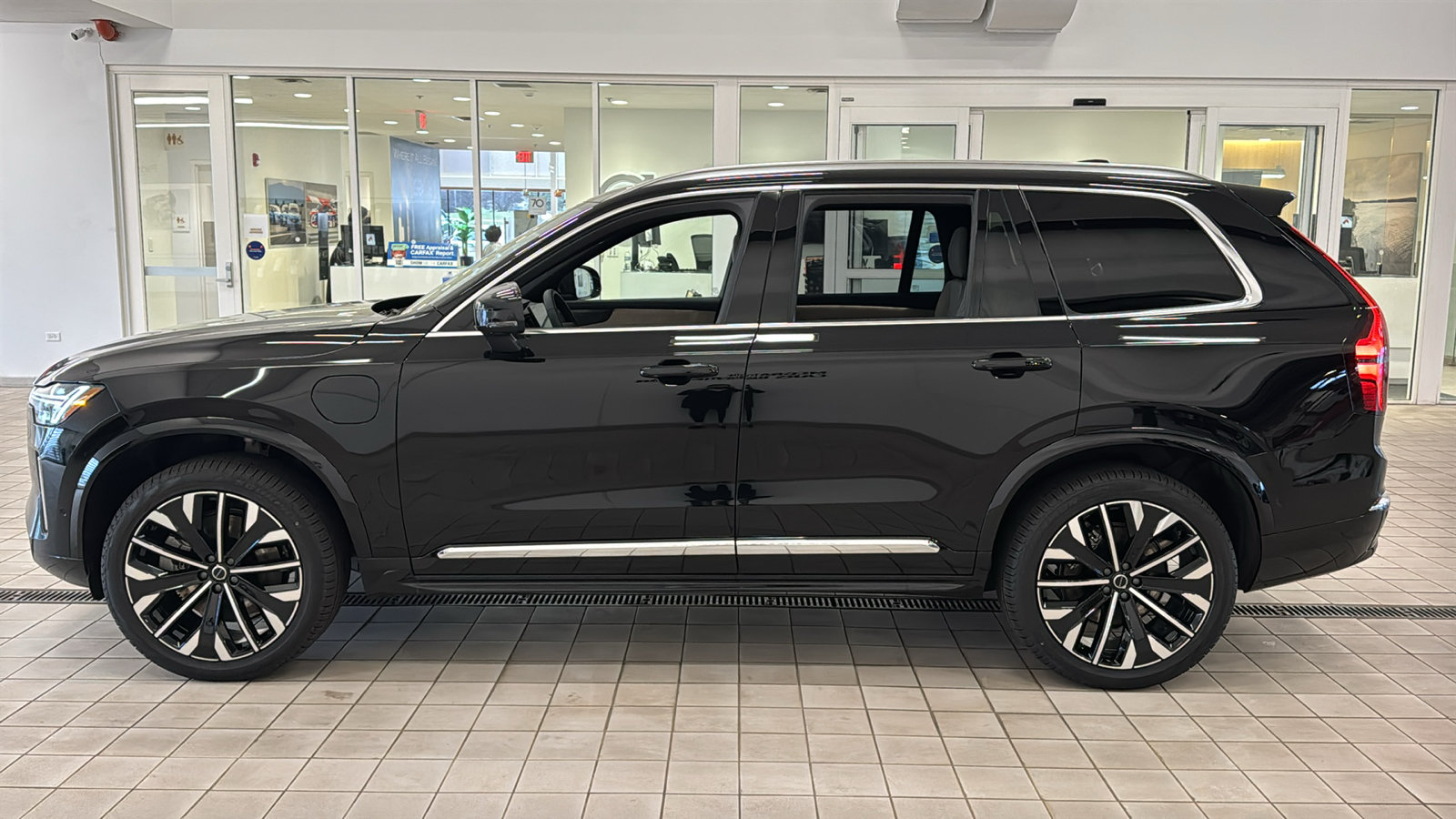 New 2026 Volvo XC90 T8 Plus w/ Protection Package Premier AWD/4WD image 8